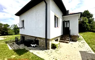 Къща във Велико Търново, с. Ново село