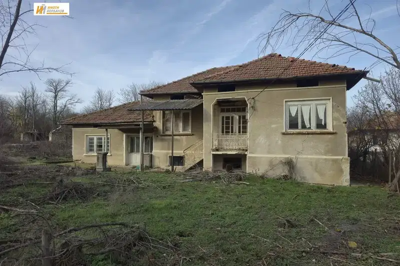 House with 3 rooms and yard in Obedinenie village, Veliko Tarnovo region