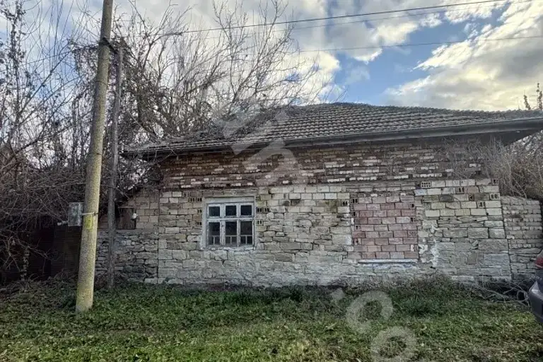 Къща във Велико Търново, с. Обединение