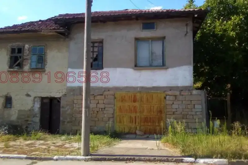 Къща във Велико Търново, с. Ореш