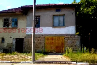 Къща във Велико Търново, с. Ореш