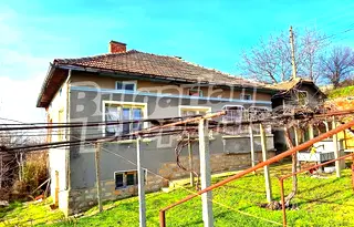 Къща във Велико Търново, с. Ореш