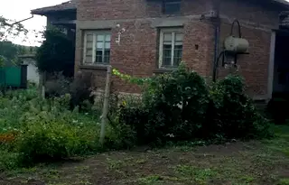 Къща във Велико Търново, с. Паисий
