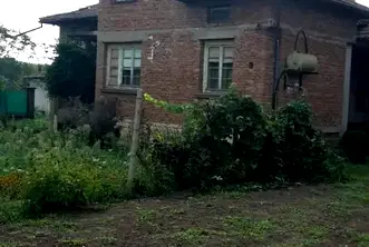 Къща във Велико Търново, с. Паисий