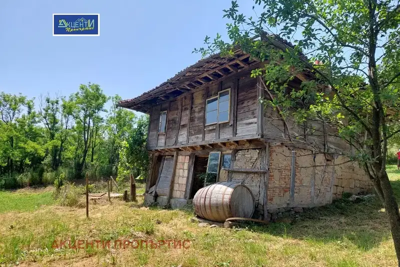 Къща във Велико Търново, с. Палици