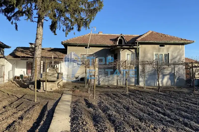 Къща във Велико Търново, с. Патреш
