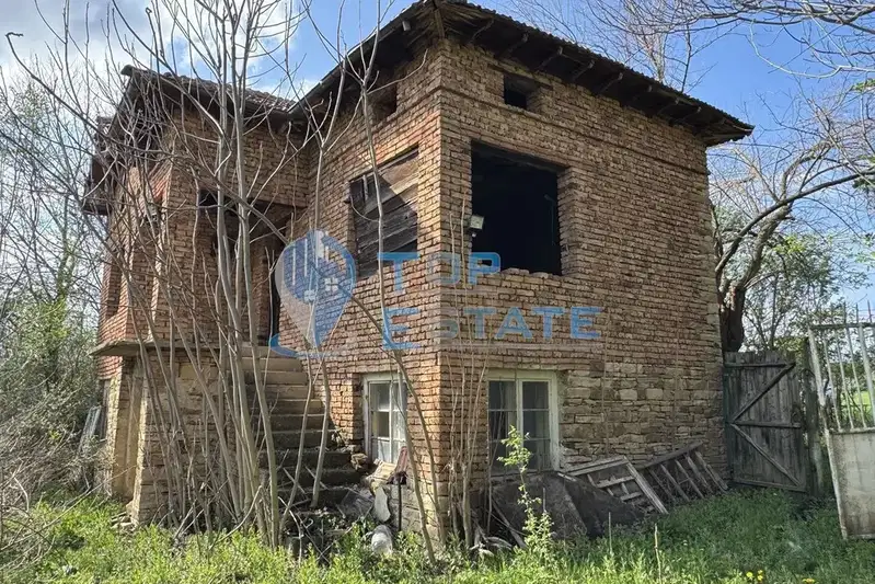 Къща във Велико Търново, с. Патреш