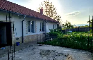 Къща във Велико Търново, с. Пчелище