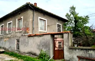 Къща във Велико Търново, с. Пчелище