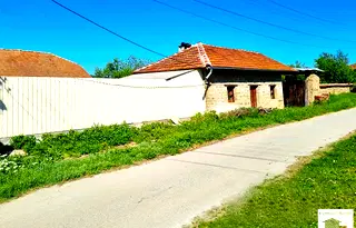 Къща във Велико Търново, с. Пчелище