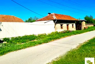 Къща във Велико Търново, с. Пчелище