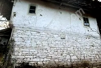 Къща във Велико Търново, с. Пчелище