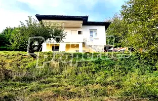 Къща във Велико Търново, с. Петковци