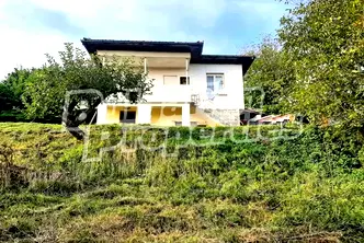 Къща във Велико Търново, с. Петковци