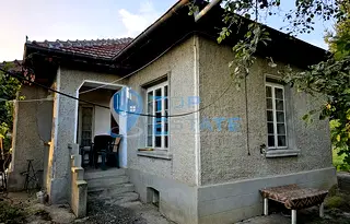 Къща във Велико Търново, с. Писарево