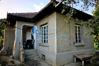 Къща във Велико Търново, с. Писарево