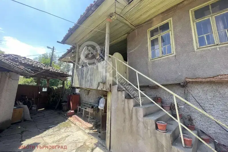Къща във Велико Търново, с. Плаково