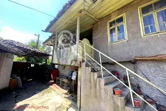 Къща във Велико Търново, с. Плаково