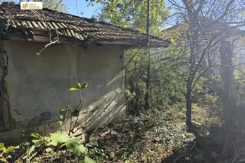 Къща във Велико Търново, с. Плаково