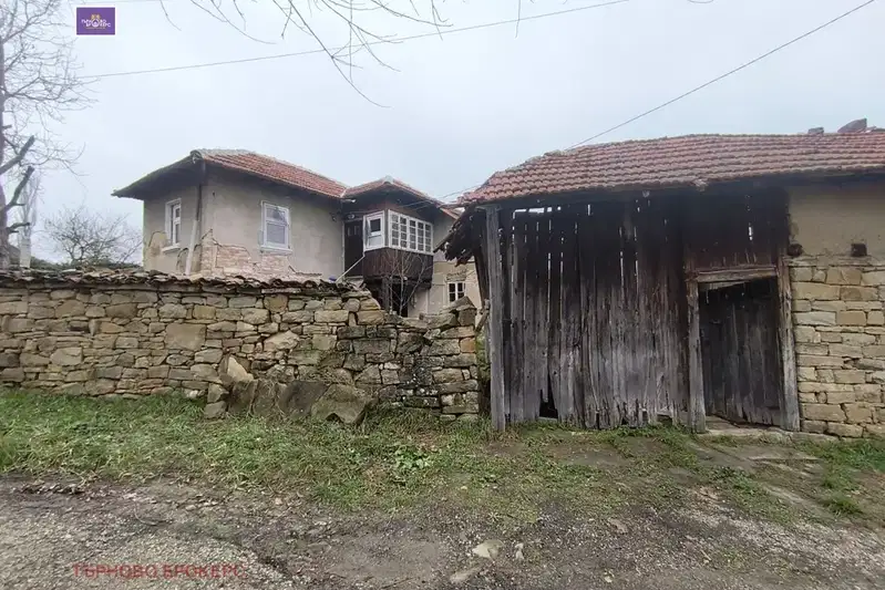 Къща във Велико Търново, с. Плаково