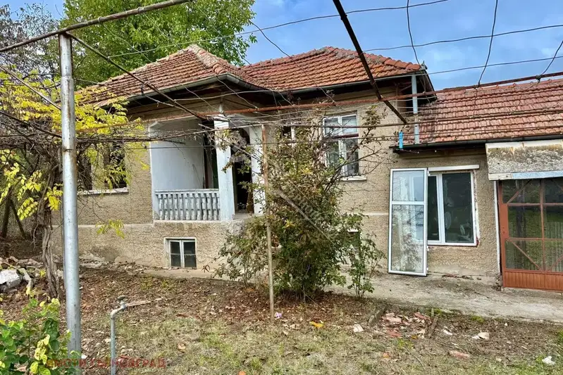 House in Oblast Veliko Tyrnovo, Polikraishte