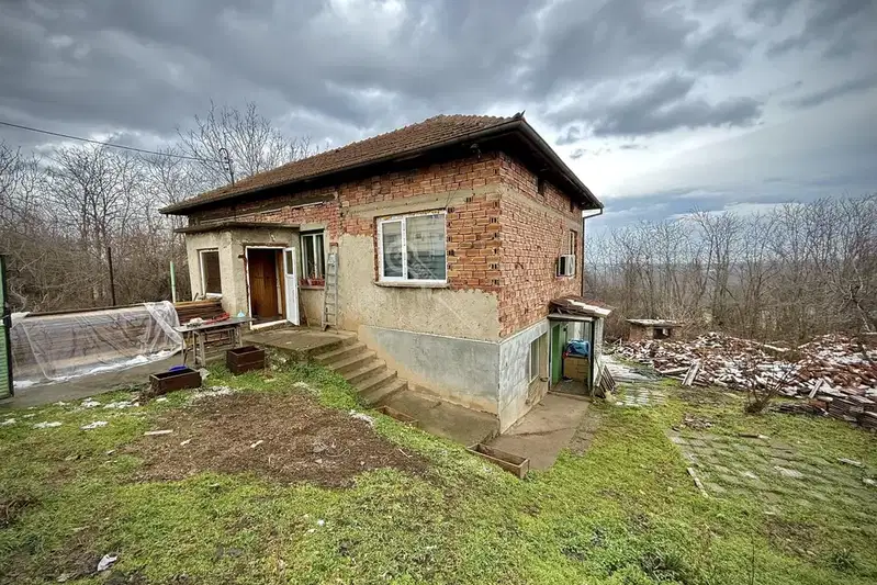House in Oblast Veliko Tyrnovo, Polikraishte