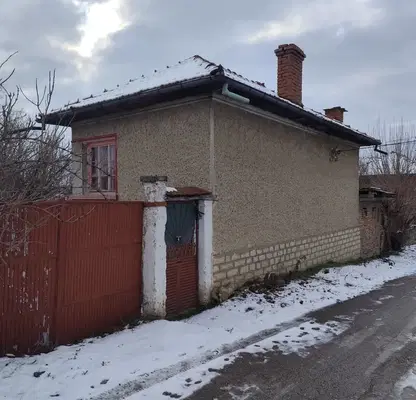 Снимка 2 — Къща във Велико Търново, с. Поликраище