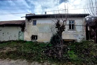 Къща във Велико Търново, с. Поликраище