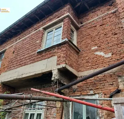 Снимка 3 — Двуетажна къща с 5 стаи в с. Пушево, обл. Велико Търново