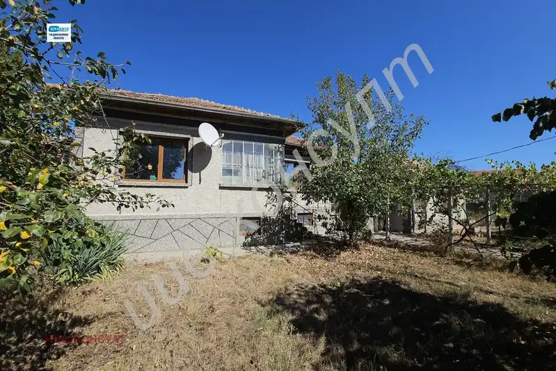 House in Oblast Veliko Tyrnovo, Pyrvomaici