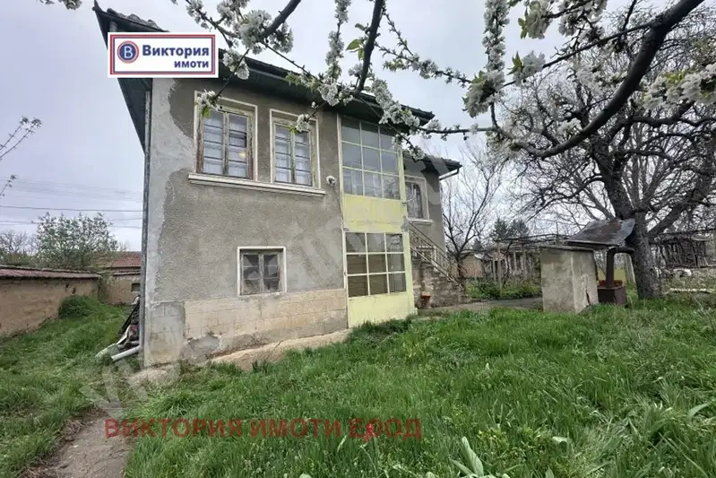Къща във Велико Търново, с. Ресен