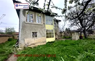 Къща във Велико Търново, с. Ресен