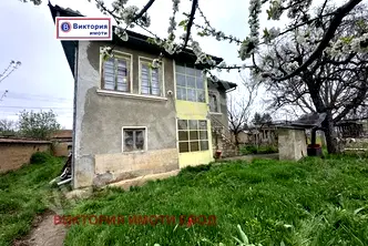 Къща във Велико Търново, с. Ресен