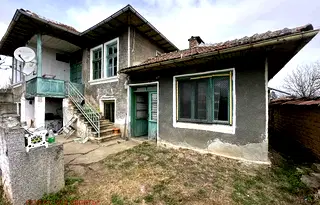 Къща във Велико Търново, с. Ресен