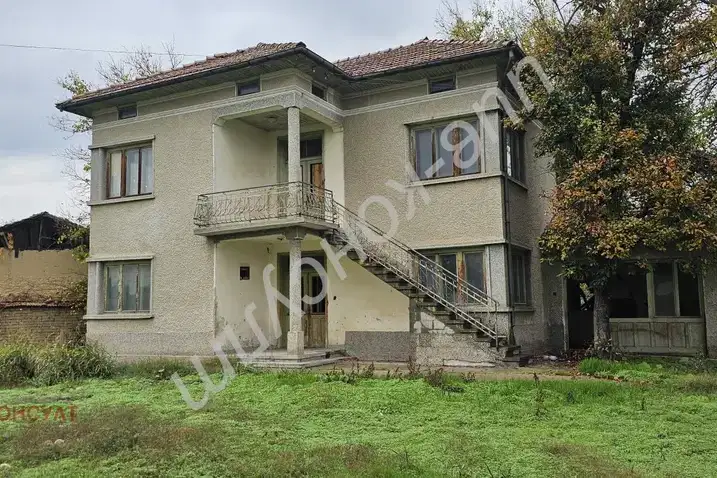 Къща във Велико Търново, с. Ресен