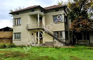 Къща във Велико Търново, с. Ресен