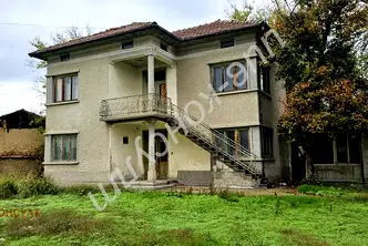 Къща във Велико Търново, с. Ресен