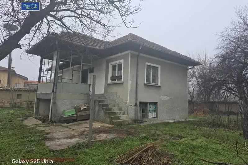 Къща във Велико Търново, с. Ресен