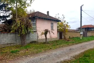 Къща във Велико Търново, с. Ресен