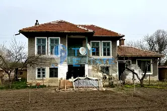 Къща във Велико Търново, с. Ресен