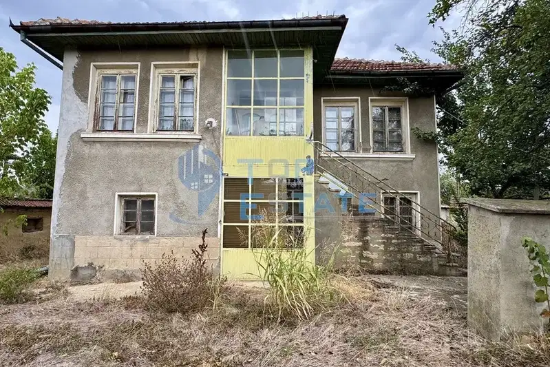 Къща във Велико Търново, с. Ресен