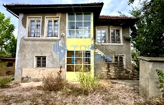 Къща във Велико Търново, с. Ресен