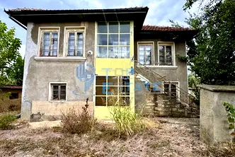Къща във Велико Търново, с. Ресен