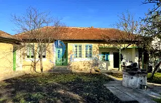 Къща във Велико Търново, с. Ресен