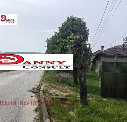 Снимка 5 — Къща с 3 стаи в с. Родина, обл. Велико Търново, с двор