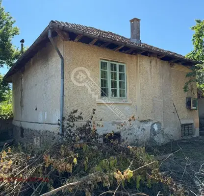 Photo 2 — House with 3 rooms and large yard in Rosno village, Veliko Tarnovo region