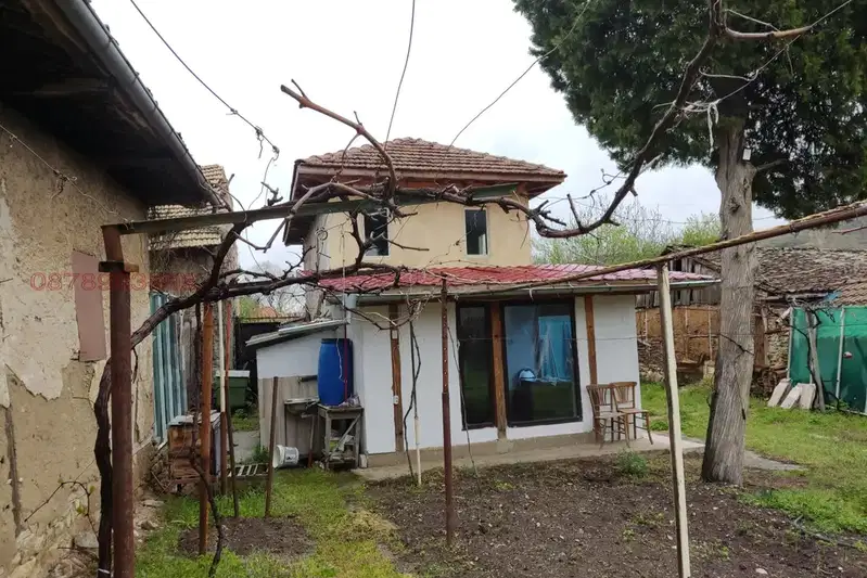 Къща във Велико Търново, с. Самоводене