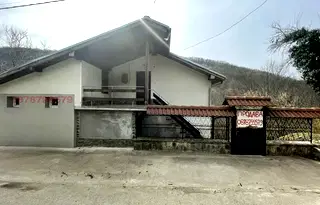 Къща във Велико Търново, с. Шодековци