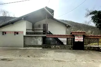 Къща във Велико Търново, с. Шодековци