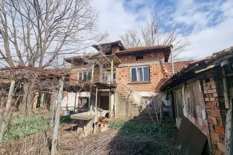 Къща във Велико Търново, с. Сломер